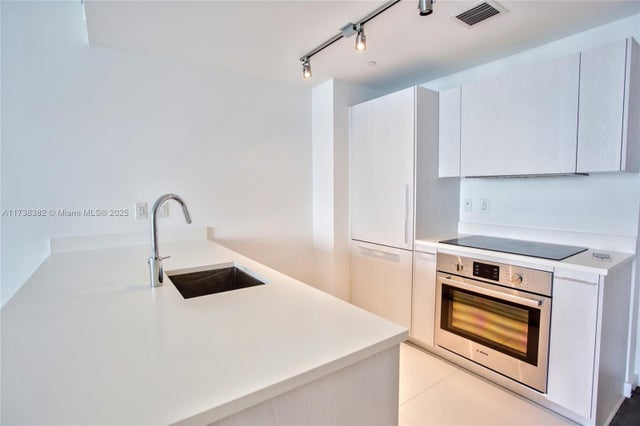 3 of 8 - 501 Ne 31st St 3905, Miami, FL