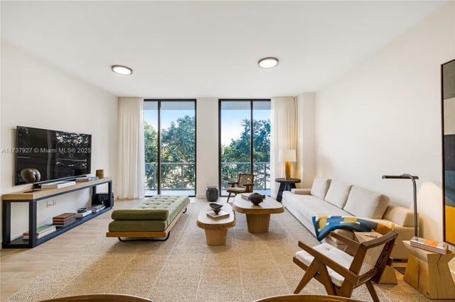 1 of 27 - 2678 Tigertail Ave 302, Coconut Grove, FL
