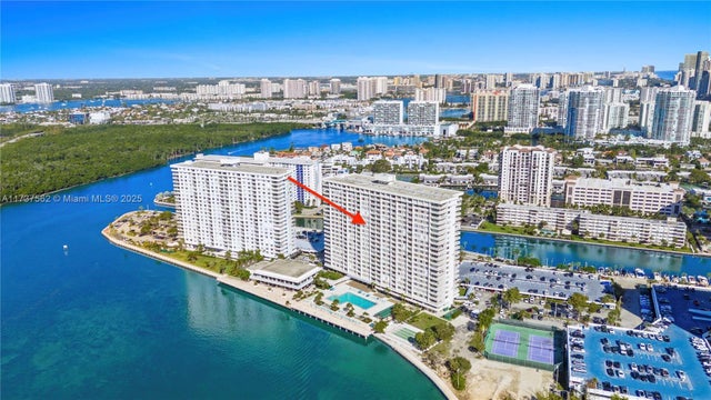 3 of 35 - 300 Bayview Dr 1112, Sunny Isles Beach, FL