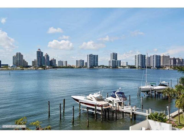 2 of 27 - 17878 N Bay Rd 307, Sunny Isles Beach, FL
