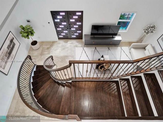 4 of 11 - 2319 Ne 35th Dr, Fort Lauderdale, FL