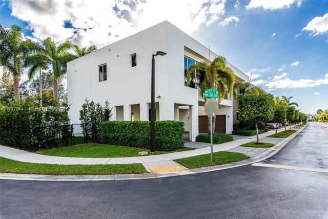 2 of 36 - 10220 Nw 74th Ter, Doral, FL