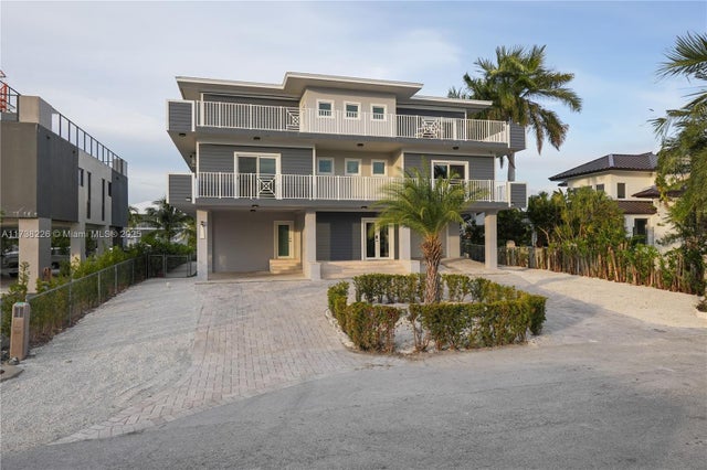 2 of 52 - 66 S Andros Rd, Key Largo, FL