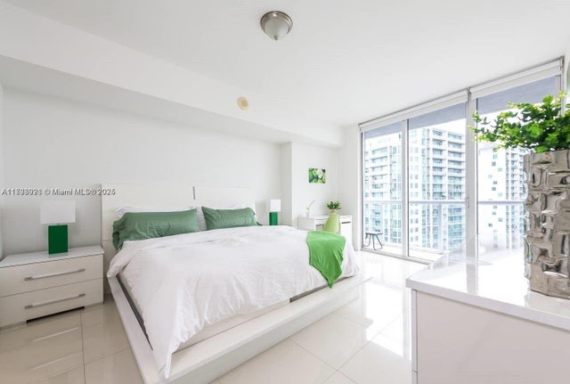 4 of 13 - 485 Brickell Ave 3407, Miami, FL