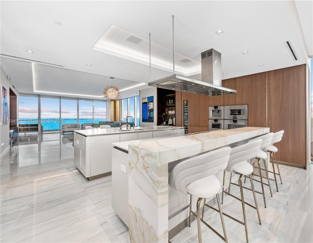 5 of 13 - 18501 Collins Ave 2704, Sunny Isles Beach, FL