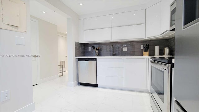 5 of 36 - 369 Poinciana Dr 1115, Sunny Isles Beach, FL