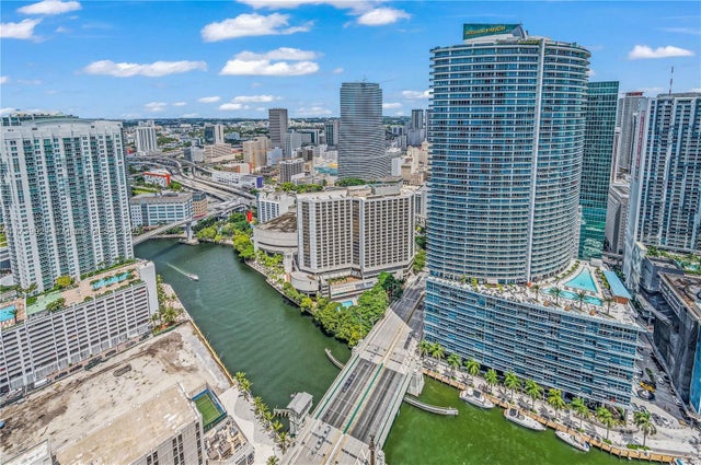 2 of 9 - 485 Brickell Ave 4402, Miami, FL