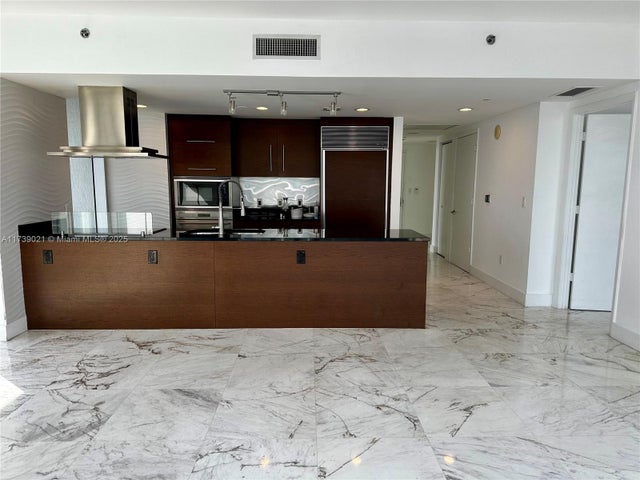 4 of 9 - 485 Brickell Ave 4402, Miami, FL