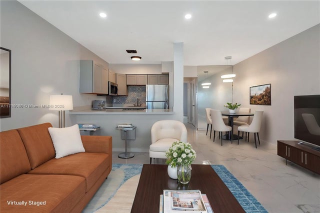1 of 20 - 820 Sw 11th Ave 14b, Hallandale Beach, FL