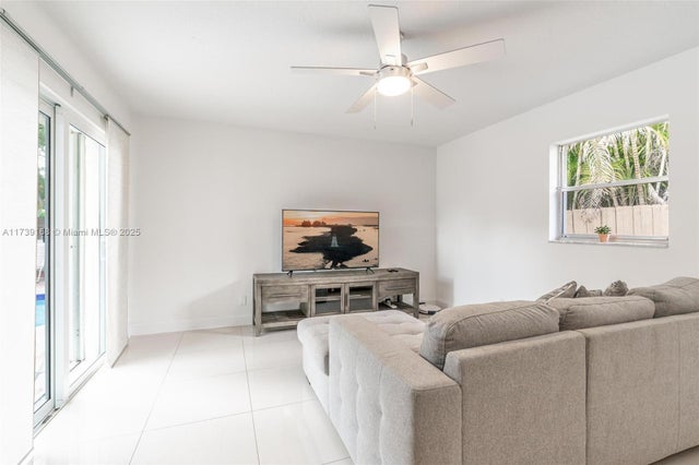 5 of 37 - 2452 Nw 98th Ln, Coral Springs, FL