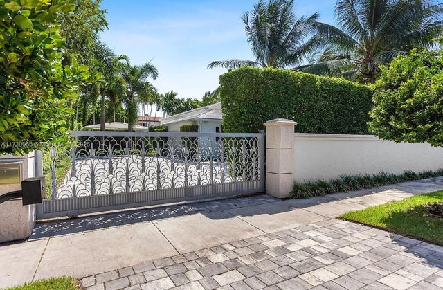 3 of 16 - 5763 N Bay Rd, Miami Beach, FL