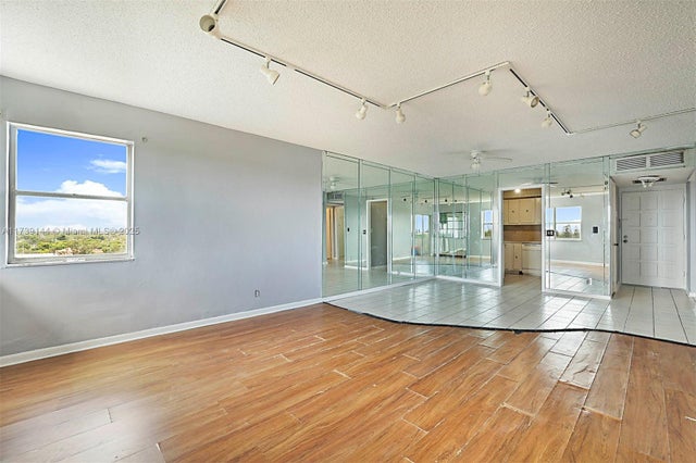 5 of 32 - 3301 Spanish Moss Ter 904, Lauderhill, FL