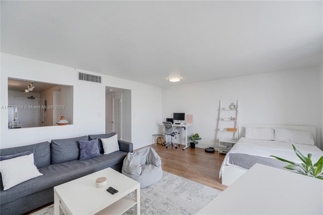4 of 14 - 1200 West Ave 1511, Miami Beach, FL