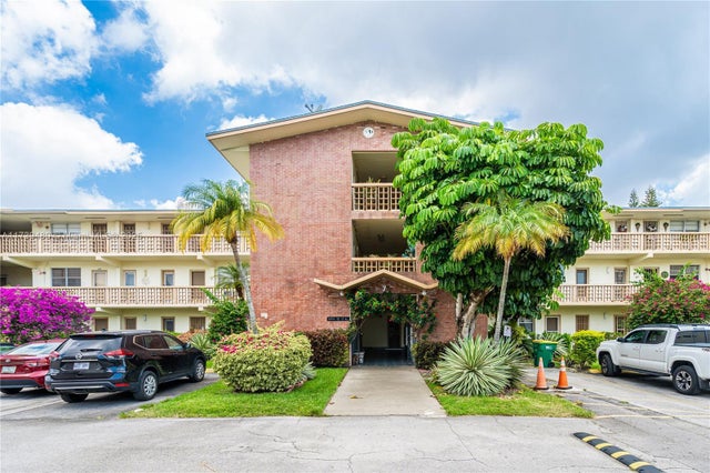 1 of 31 - 16801 Ne 13th Ave 101, Miami, FL