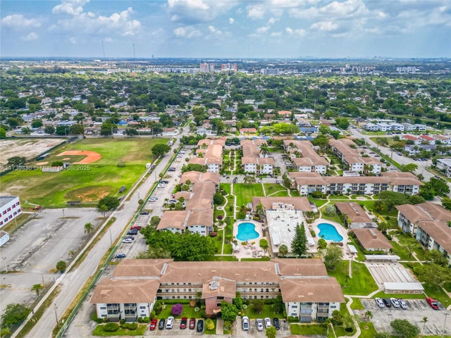 3 of 31 - 16801 Ne 13th Ave 101, Miami, FL