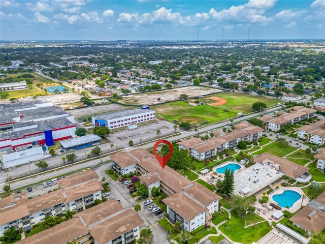 4 of 31 - 16801 Ne 13th Ave 101, Miami, FL