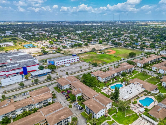 5 of 31 - 16801 Ne 13th Ave 101, Miami, FL