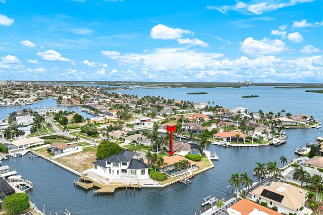 4 of 48 - 418 Tarpon Ct, Marco Island, FL