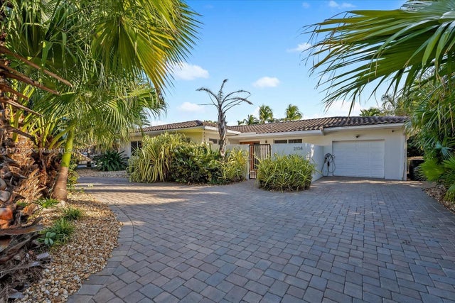 3 of 26 - 2104 Ne 124th St, North Miami, FL