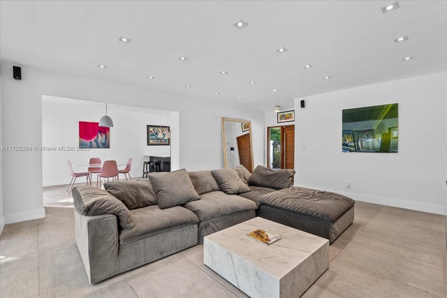 5 of 26 - 2104 Ne 124th St, North Miami, FL