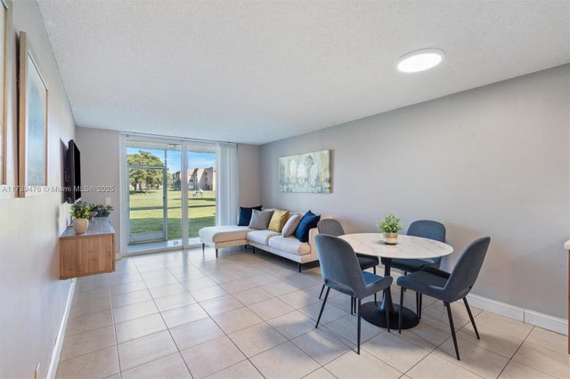 5 of 16 - 9761 Sunrise Lakes Blvd 107, Sunrise, FL