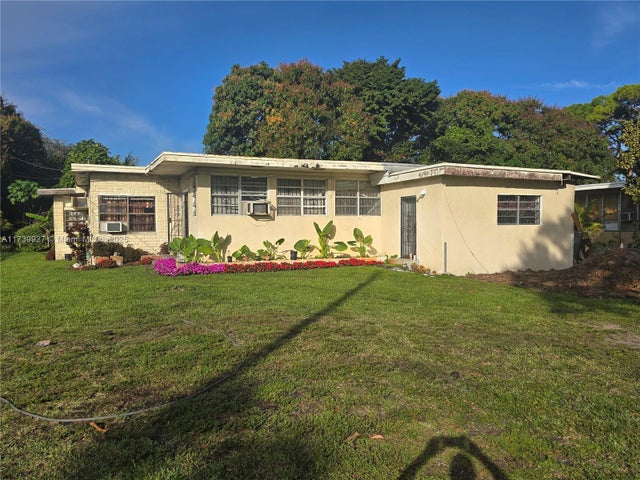1 of 16 - 16916 Nw 17th Ave, Miami Gardens, FL