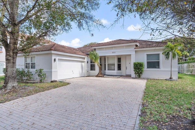 2 of 42 - 5312 Sw 34th Way, Hollywood, FL