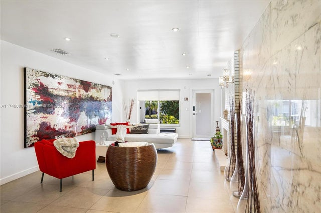 4 of 56 - 2923 Madison St, Hollywood, FL