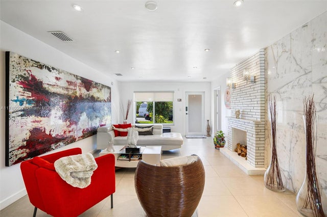 5 of 56 - 2923 Madison St, Hollywood, FL