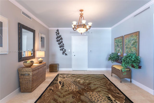 4 of 21 - 5055 Collins Ave 5c, Miami Beach, FL