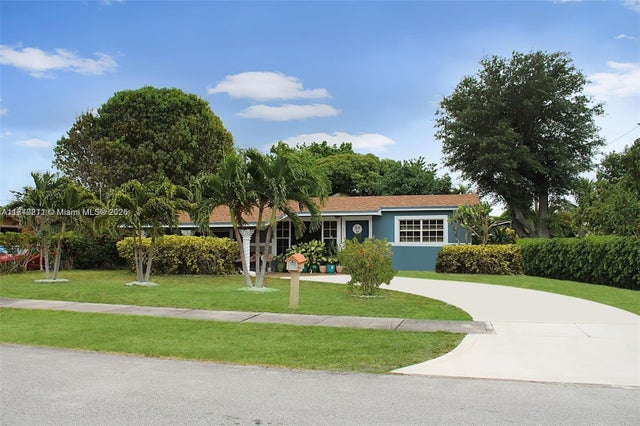 1 of 12 - 800 Nw 176th Ter, Miami Gardens, FL
