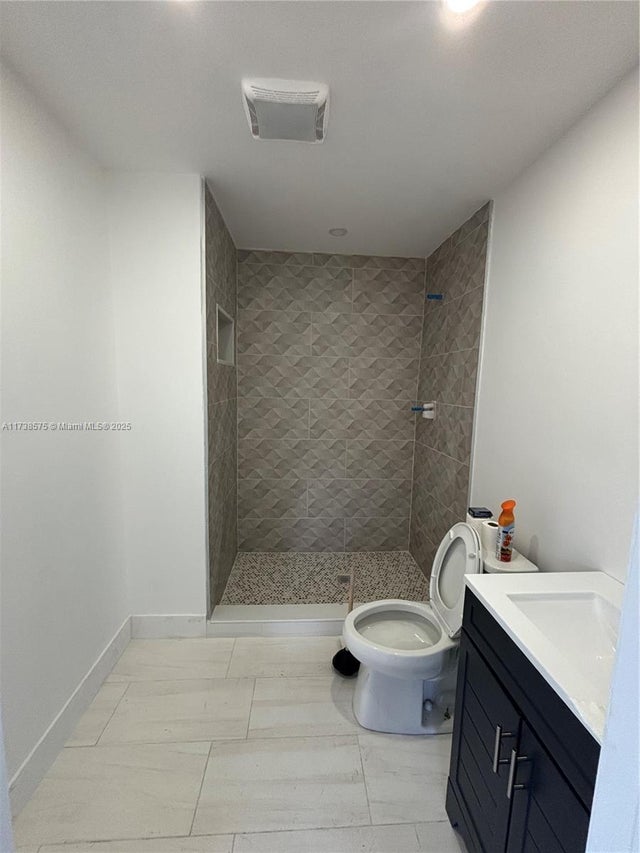 2 of 4 - 861 N Bel Air Dr, Plantation, FL