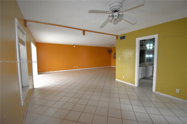 4 of 18 - 3571 Inverrary Dr 401, Lauderhill, FL