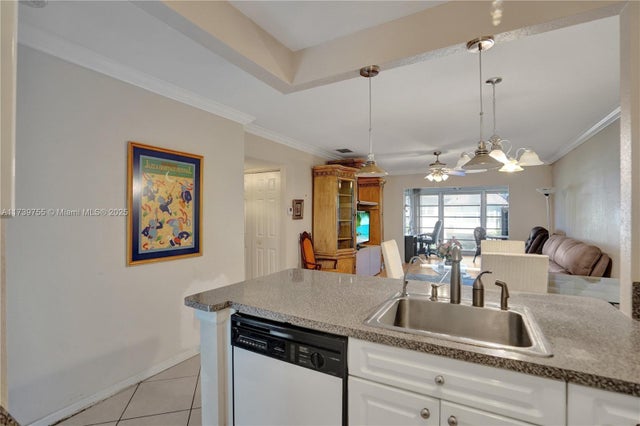 5 of 39 - 5103 Nw 35th St 601, Lauderdale Lakes, FL