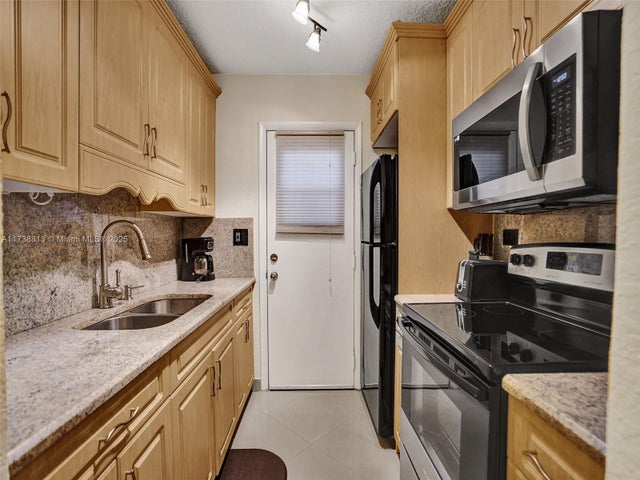 1 of 23 - 16701 Ne 13th Ave 209, Miami, FL