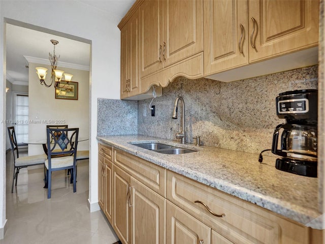 3 of 23 - 16701 Ne 13th Ave 209, Miami, FL
