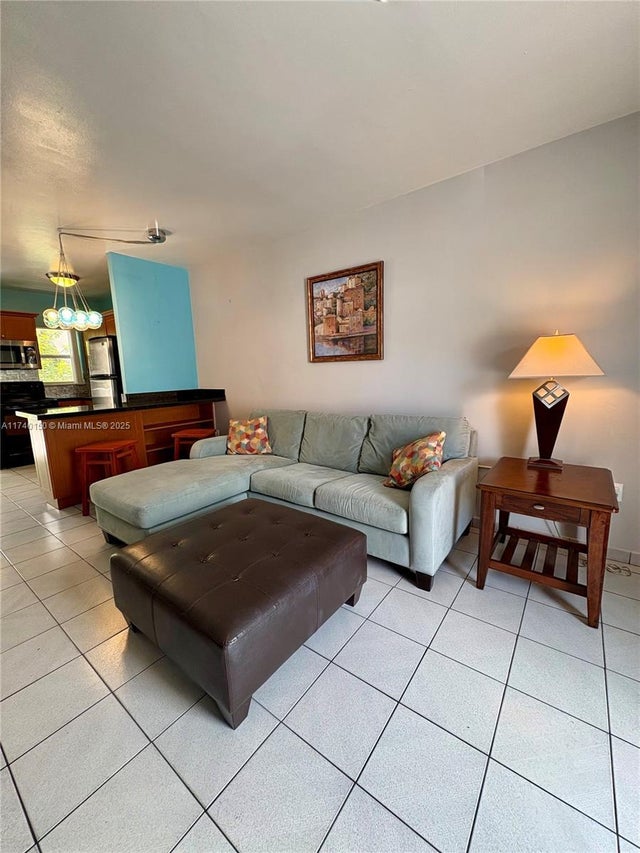 2 of 32 - 1420 Pennsylvania Ave 205, Miami Beach, FL