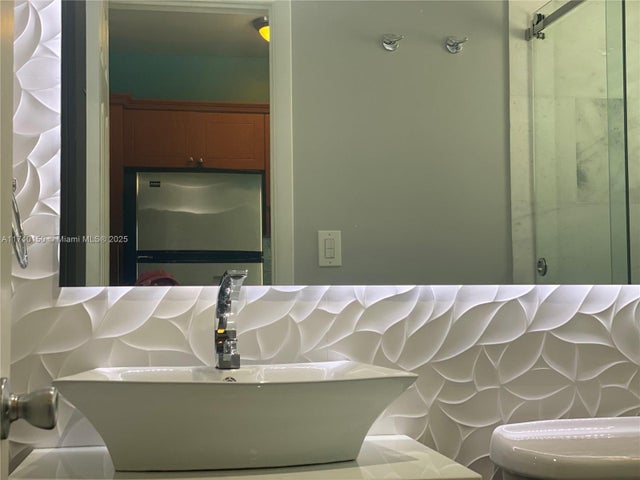 3 of 32 - 1420 Pennsylvania Ave 205, Miami Beach, FL