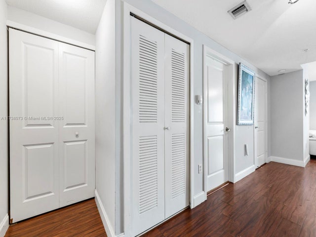 4 of 23 - 170 Se 14th St 1801, Miami, FL