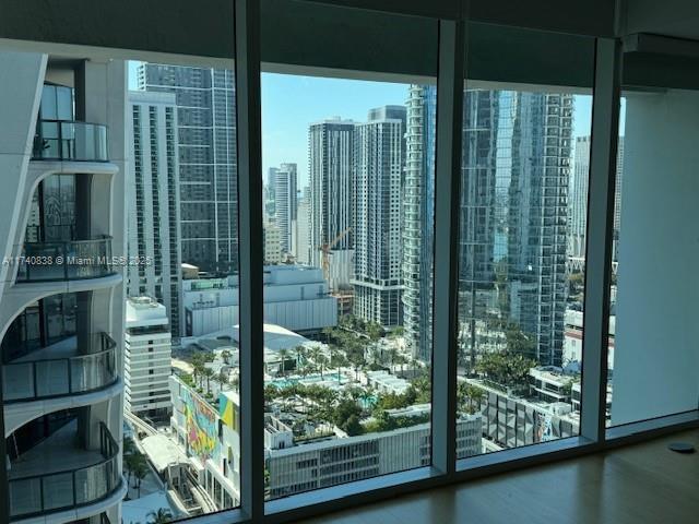 1 of 6 - 1040 Biscayne Blvd 3008, Miami, FL