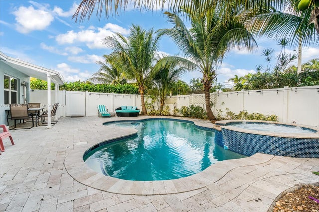 2 of 24 - 1631 N Andrews Sq, Fort Lauderdale, FL