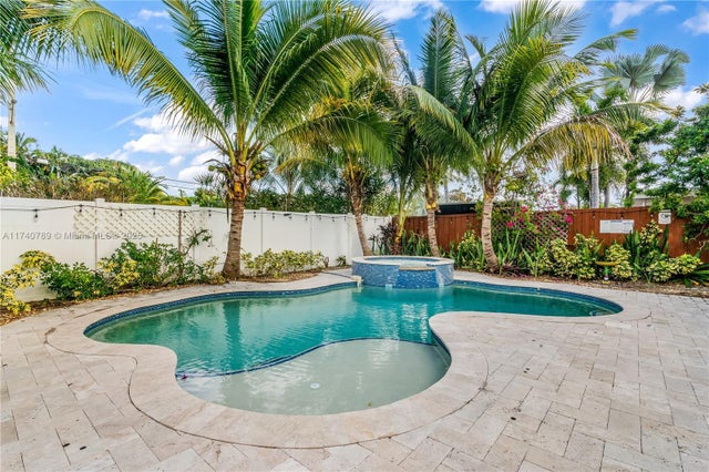 3 of 24 - 1631 N Andrews Sq, Fort Lauderdale, FL