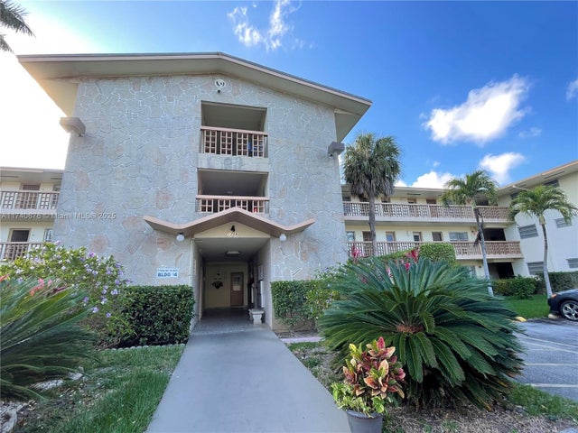 2 of 18 - 17090 Ne 14th Ave 314, Miami, FL