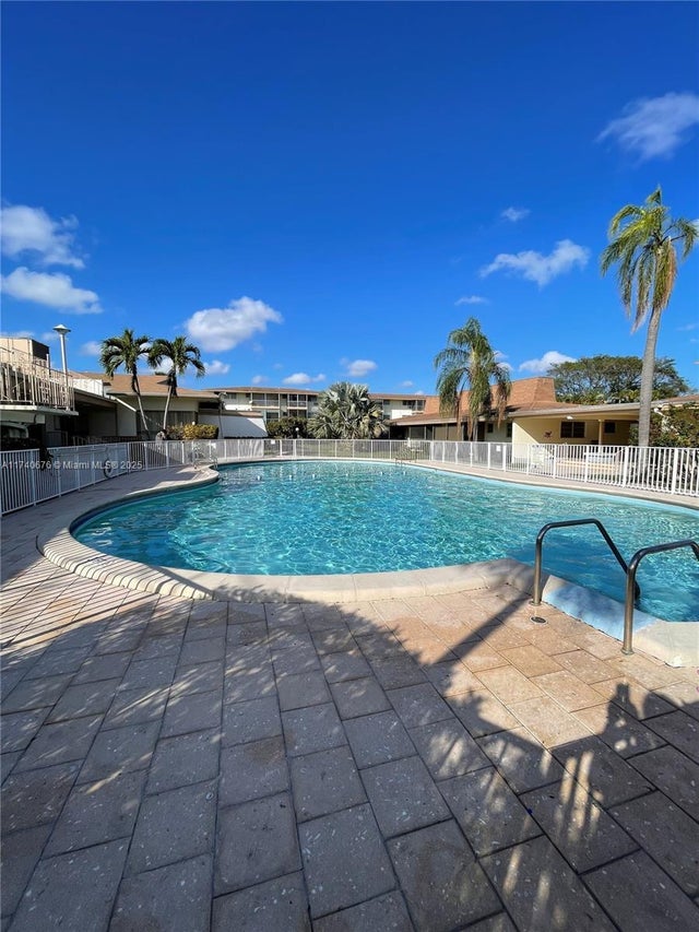 4 of 18 - 17090 Ne 14th Ave 314, Miami, FL