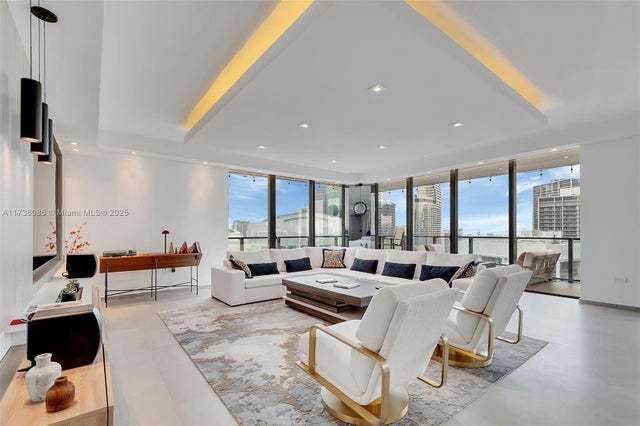 5 of 45 - 68 Se 6th St 3911, Miami, FL