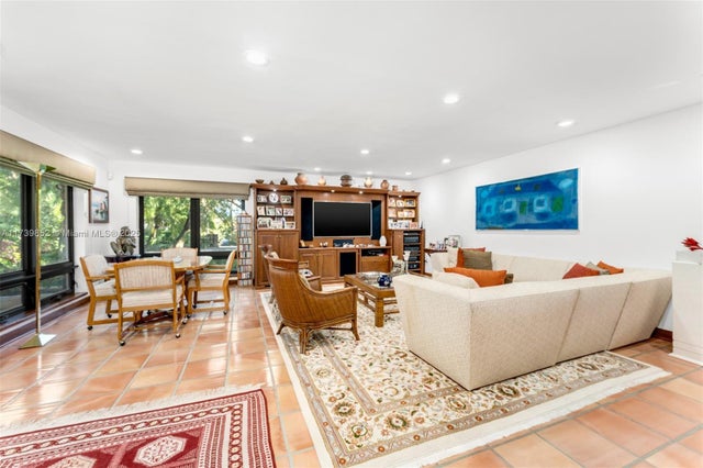5 of 24 - 9490 Old Cutler Ln, Coral Gables, FL