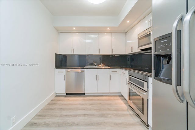 3 of 32 - 3530 Mystic Pointe Dr 1513, Aventura, FL