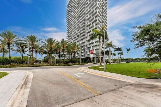 3 of 43 - 2000 Metropica Way 2307, Sunrise, FL