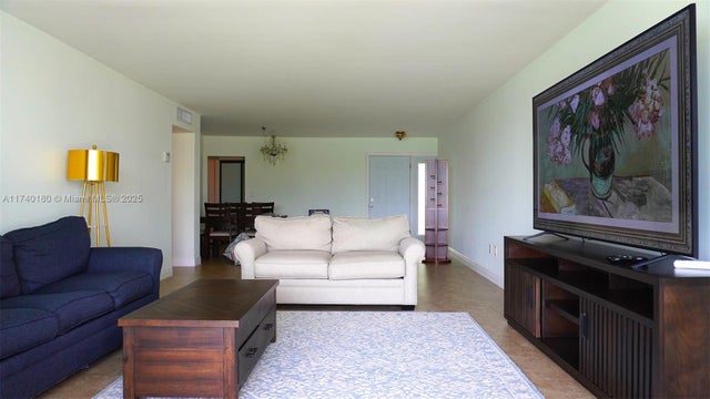 2 of 31 - 1750 Ne 191st St 129-4, Miami, FL