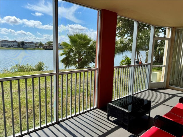 5 of 31 - 1750 Ne 191st St 129-4, Miami, FL